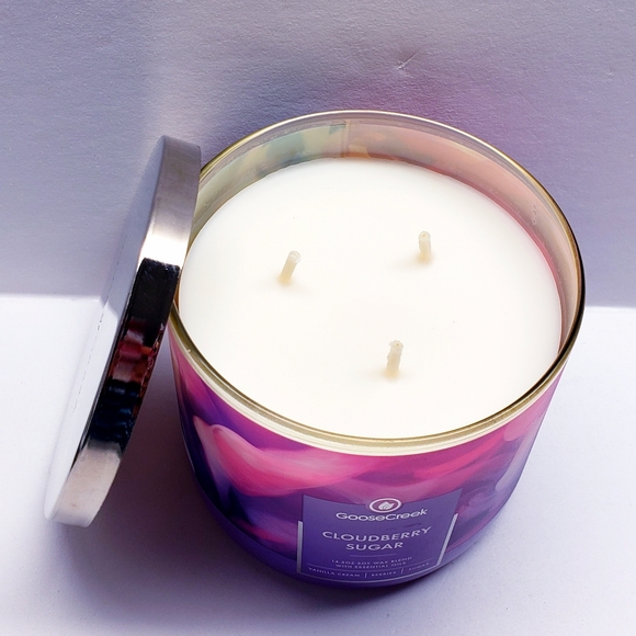 Goose Creek CLOUDBERRY SUGAR Large 3-Wick Candle, 14.5 oz - Picture 3 of 5